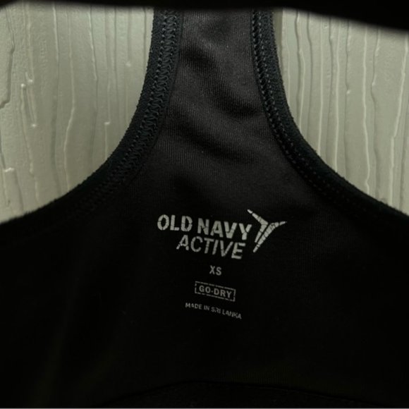 Old navy sports bra - Picture 2 of 2